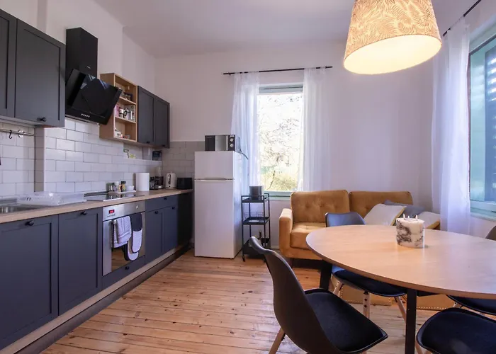 Garden No.3 Apartment