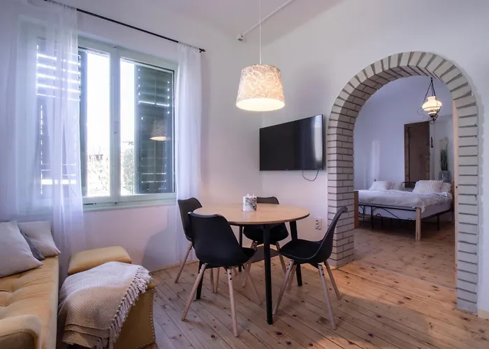 Apartment Garden No.3